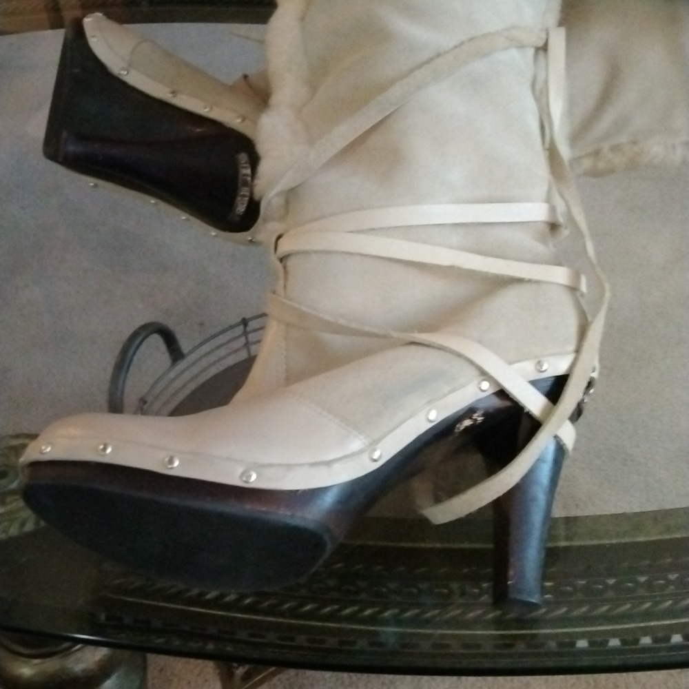 Women's Michael kors boots size 7 light beige.